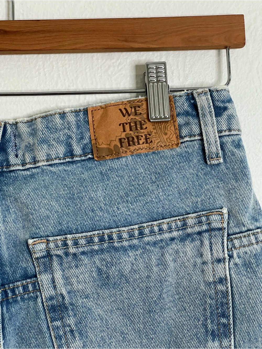 We The Free Deep Trance Dropped Boyfriend Jeans size 27 - Picture 8 of 13